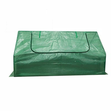 मिनी ग्रीनहाउस कवर के साथ बगीचे का बिस्तर उठाया